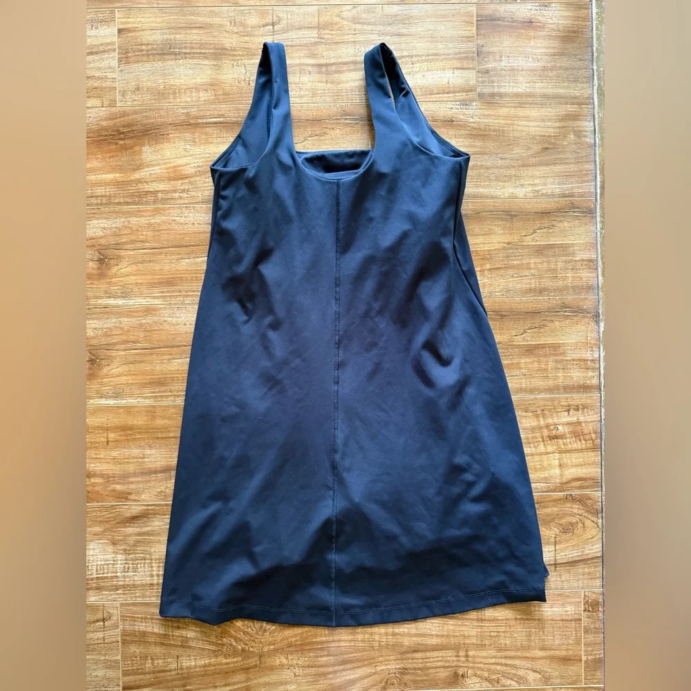 Old Navy Active Black Powersoft Active Dress with Built in Shorts - Picture 4 of 4